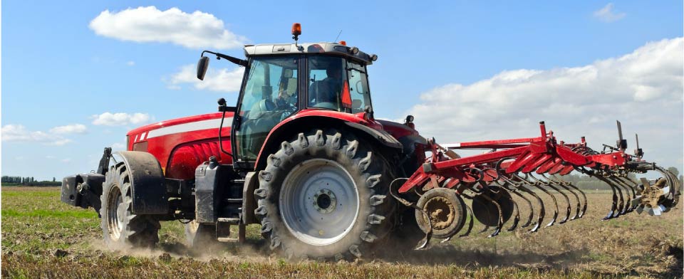 Traktor auf dem Feld